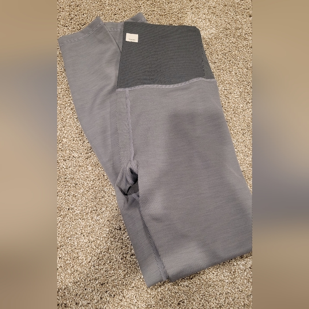 Vuori lux rib studio leggings